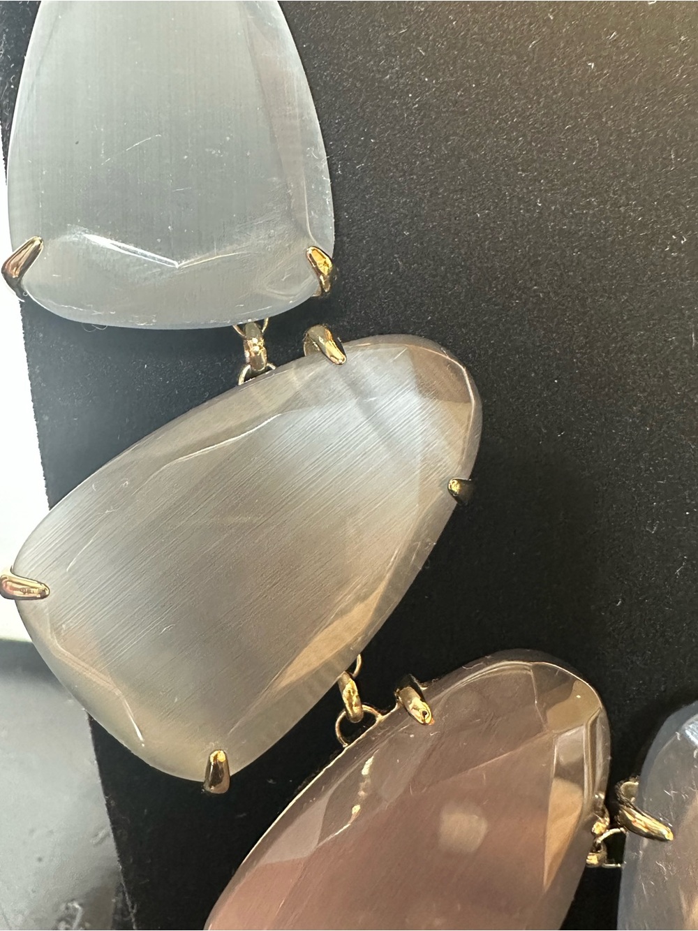 Kendra Scott Harlow statement necklace in slate gray cats eye gold tone NWT - Picture 4 of 4